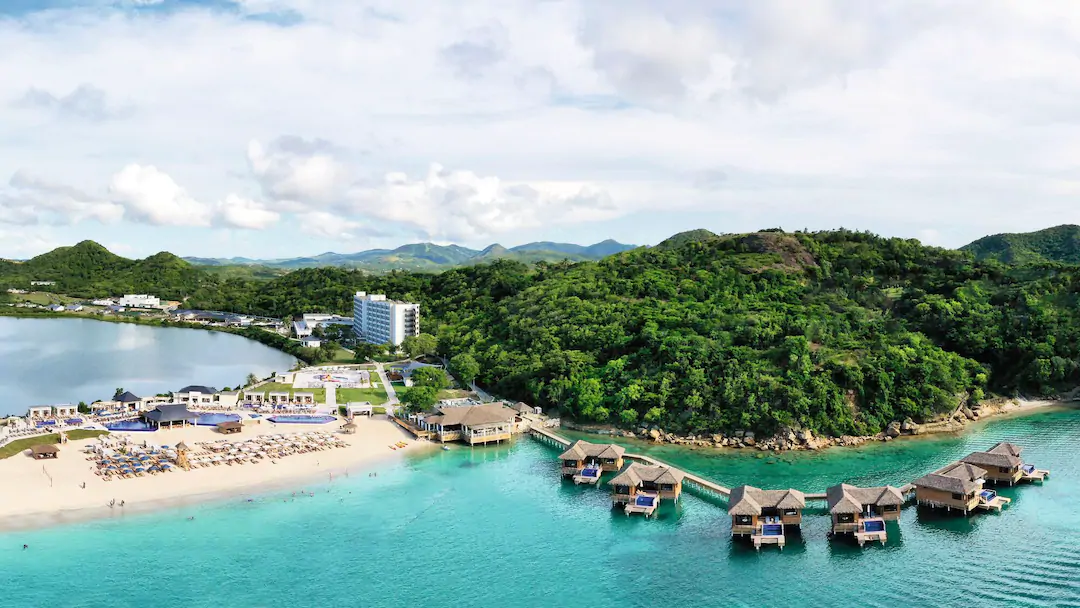 ACC 976612 ANT 121WebOriginalCompressed